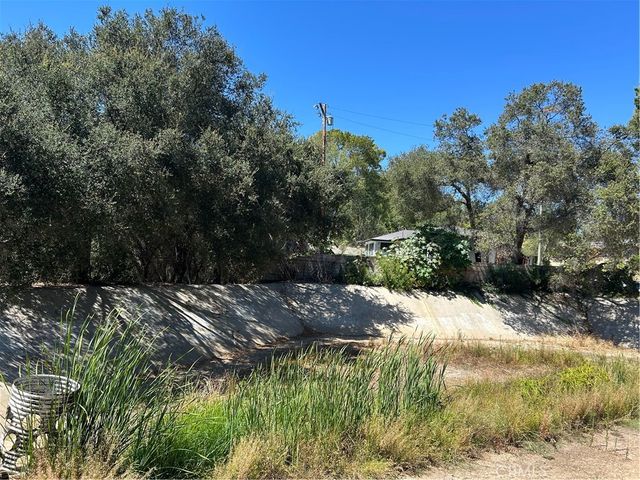 2451 Nalin DR, Los Angeles, CA 90077