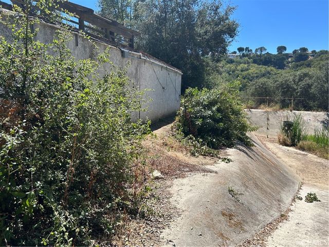 2451 Nalin DR, Los Angeles, CA 90077