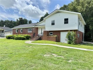 2835 Rosehill Road, Fayetteville, NC 28301