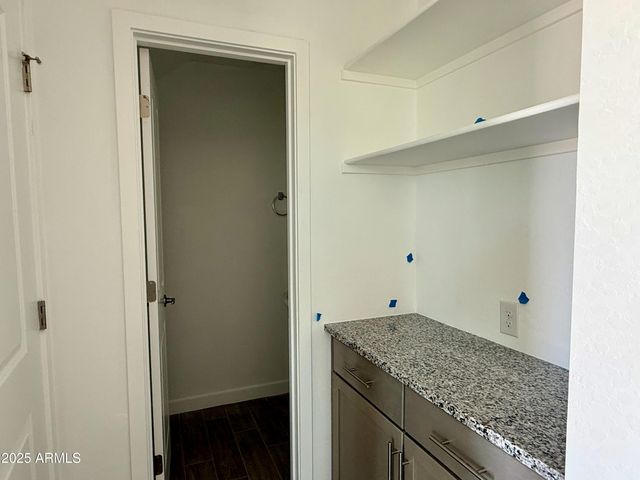 8232 E UNIVERSITY Drive, Mesa, AZ 85207