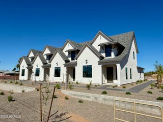 8232 E UNIVERSITY Drive, Mesa, AZ 85207