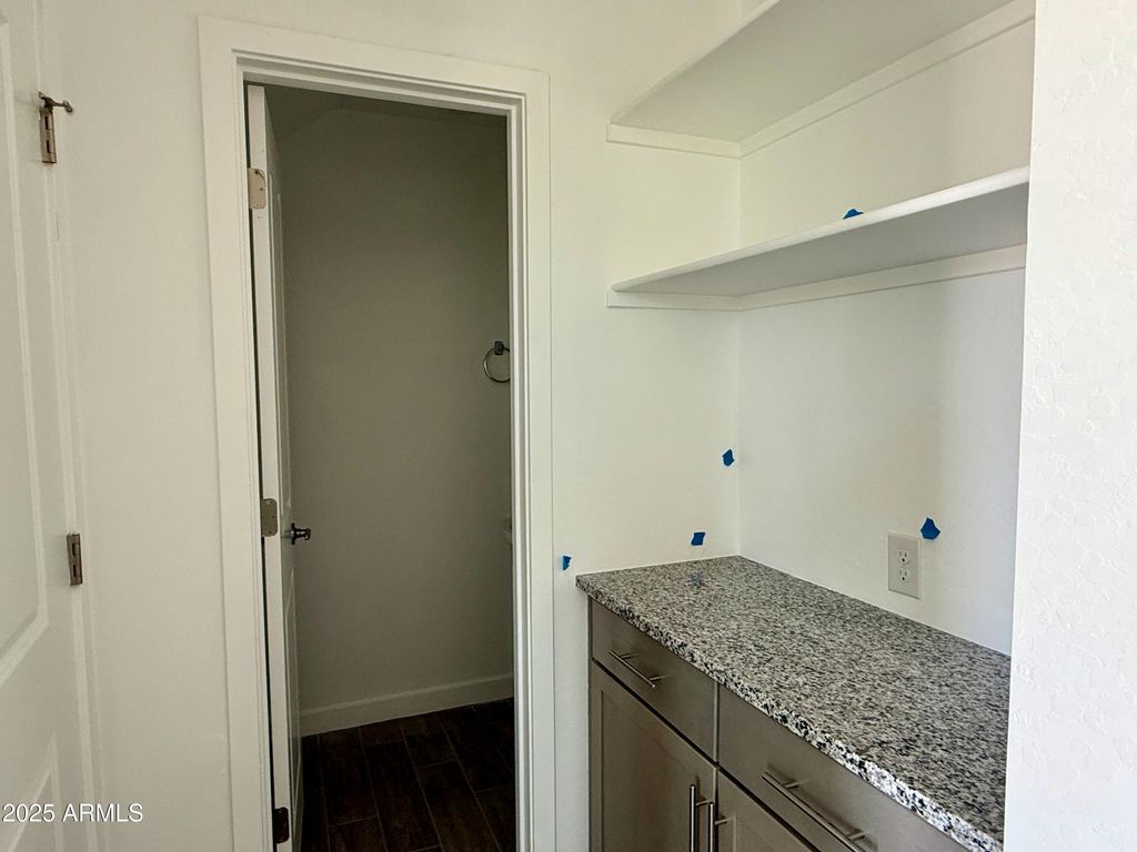 Image 12 of property listing at 8232 E UNIVERSITY Drive, Mesa, AZ 85207
