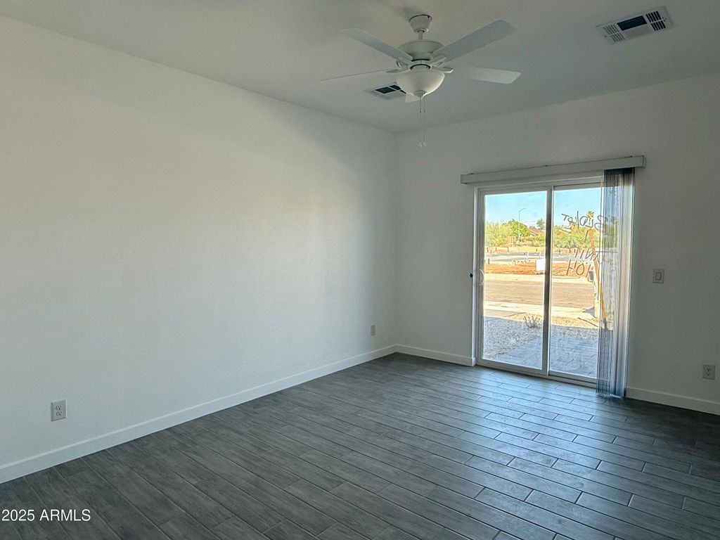 Image 14 of property listing at 8232 E UNIVERSITY Drive, Mesa, AZ 85207