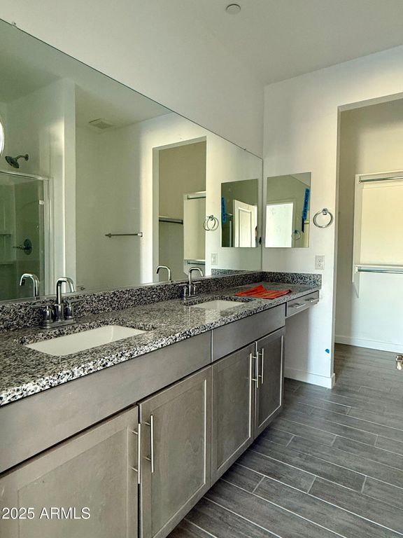 Image 15 of property listing at 8232 E UNIVERSITY Drive, Mesa, AZ 85207