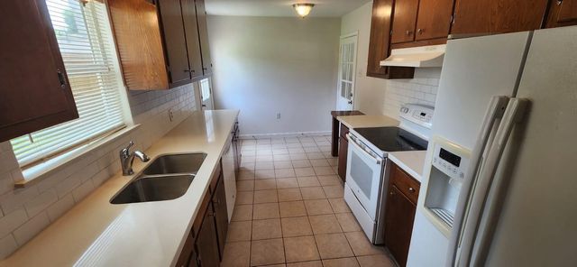 5501 Huisache Street, Houston, TX 77081