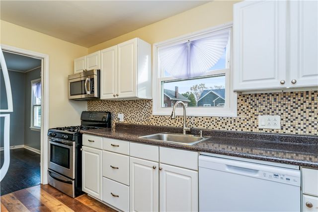 90 Eastland Road, Rochester, NY 14616