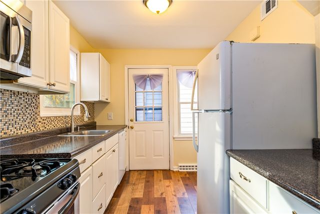 90 Eastland Road, Rochester, NY 14616