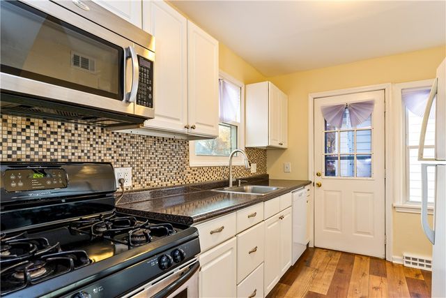 90 Eastland Road, Rochester, NY 14616