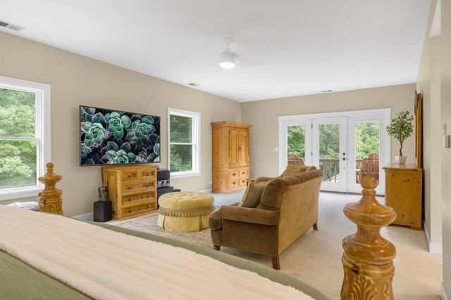 8310 MASON HILL Road, Woodstock, IL 60098