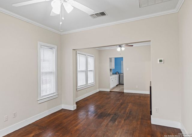 2015 W HOUSTON ST, San Antonio, TX 78207