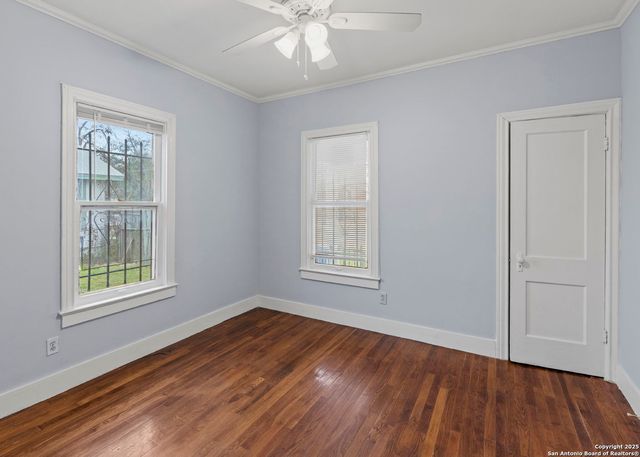 2015 W HOUSTON ST, San Antonio, TX 78207