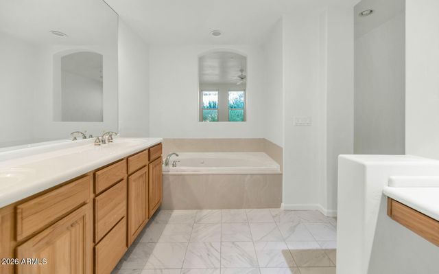 28990 N WHITE FEATHER Lane 119, Scottsdale, AZ 85262