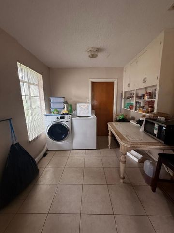 1531 E Lakeview Drive, Dallas, TX 75216