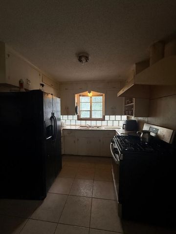 1531 E Lakeview Drive, Dallas, TX 75216