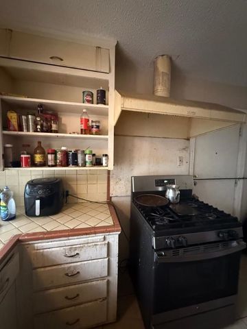 1531 E Lakeview Drive, Dallas, TX 75216
