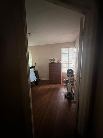 1531 E Lakeview Drive, Dallas, TX 75216