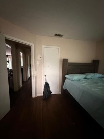 1531 E Lakeview Drive, Dallas, TX 75216