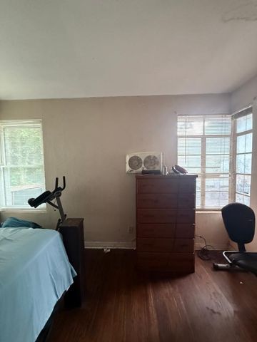 1531 E Lakeview Drive, Dallas, TX 75216