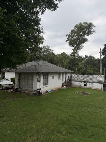 1531 E Lakeview Drive, Dallas, TX 75216