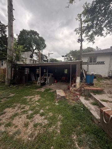1531 E Lakeview Drive, Dallas, TX 75216