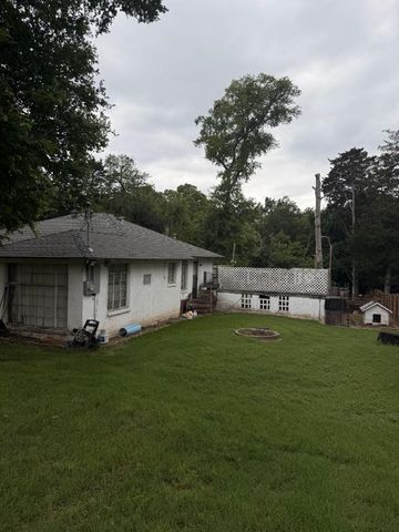 1531 E Lakeview Drive, Dallas, TX 75216