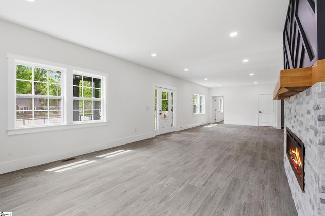 1111 E River Street, Anderson, SC 29624