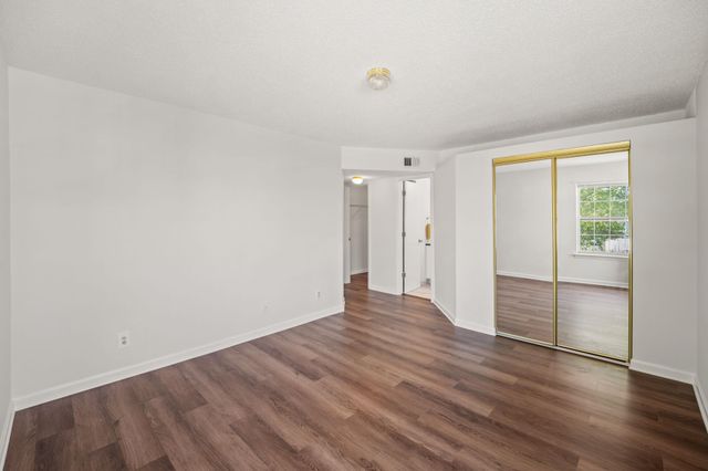 8861 Duckview Dr Apt F, Surfside Beach, SC 29575