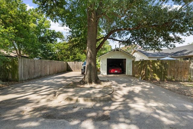 1801 Woodlawn Avenue, Corsicana, TX 75110
