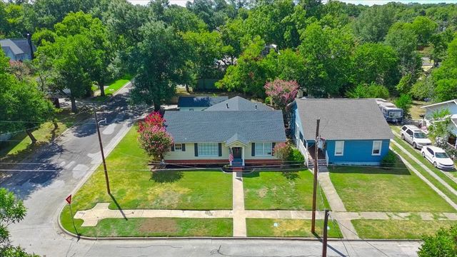 1801 Woodlawn Avenue, Corsicana, TX 75110