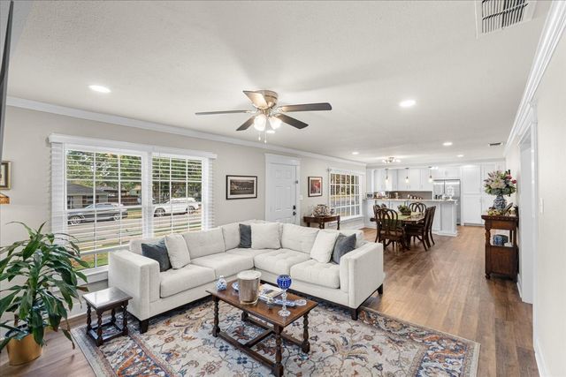 1801 Woodlawn Avenue, Corsicana, TX 75110