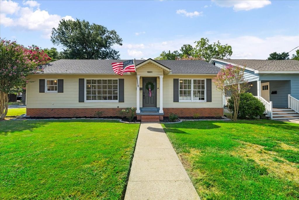 1801 Woodlawn Avenue, Corsicana, TX 75110