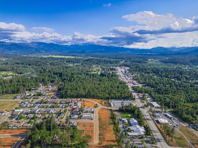 1430 Golf Club Drive, Cave Junction, OR 97523