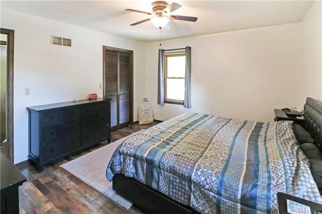 26 NE 360th Road, Warrensburg, MO 64093