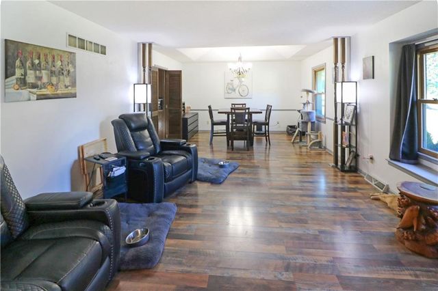 26 NE 360th Road, Warrensburg, MO 64093