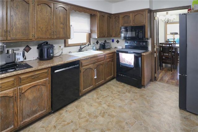 26 NE 360th Road, Warrensburg, MO 64093