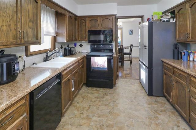 26 NE 360th Road, Warrensburg, MO 64093