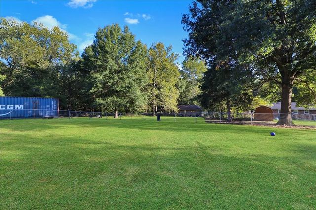 26 NE 360th Road, Warrensburg, MO 64093