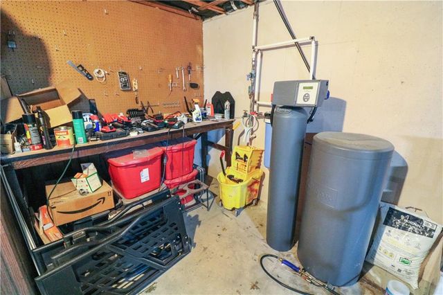 26 NE 360th Road, Warrensburg, MO 64093