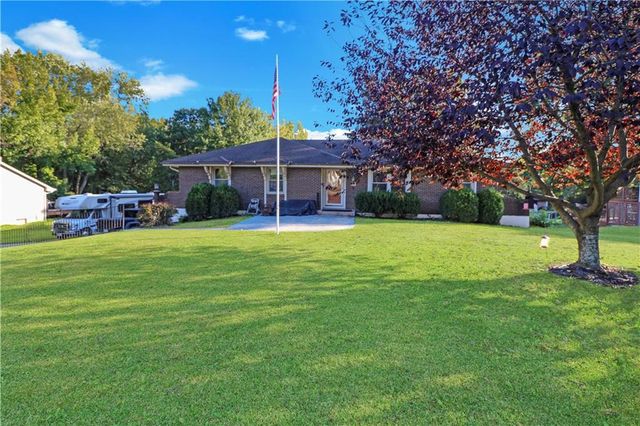 26 NE 360th Road, Warrensburg, MO 64093