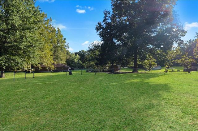 26 NE 360th Road, Warrensburg, MO 64093