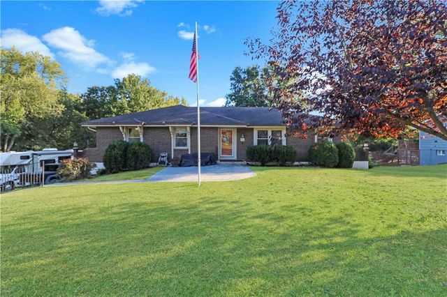 26 NE 360th Road, Warrensburg, MO 64093