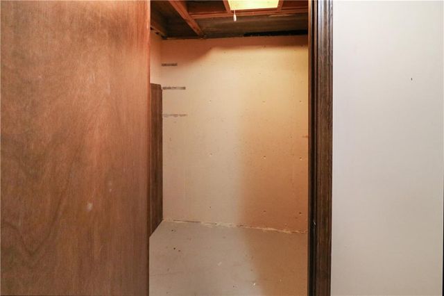 26 NE 360th Road, Warrensburg, MO 64093