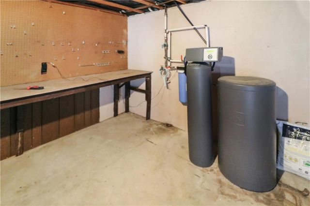 26 NE 360th Road, Warrensburg, MO 64093