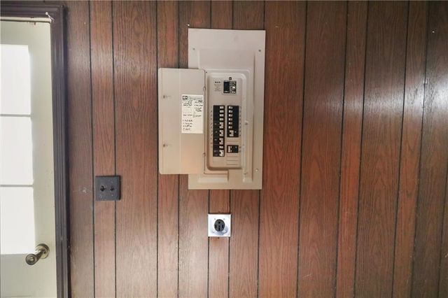 26 NE 360th Road, Warrensburg, MO 64093