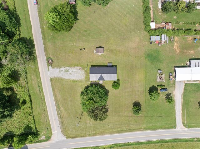 1572 Old Nashville Dirt Rd, Shelbyville, TN 37160