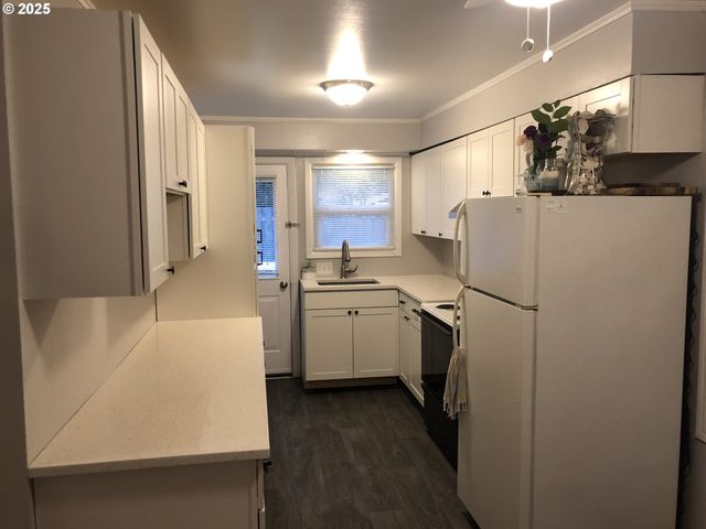 302 S 19TH Ave, Cornelius, OR 97113