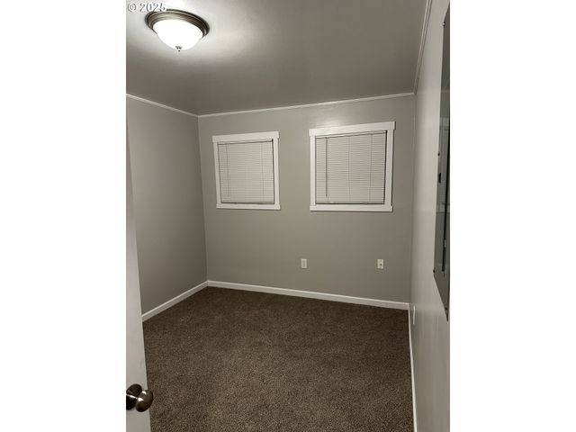 302 S 19TH Ave, Cornelius, OR 97113