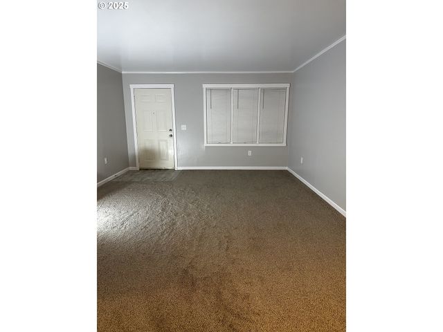 302 S 19TH Ave, Cornelius, OR 97113