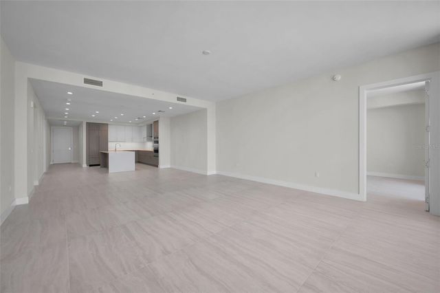 275 1ST AVENUE S 3503, St Petersburg, FL 33701