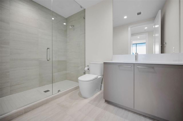 275 1ST AVENUE S 3503, St Petersburg, FL 33701